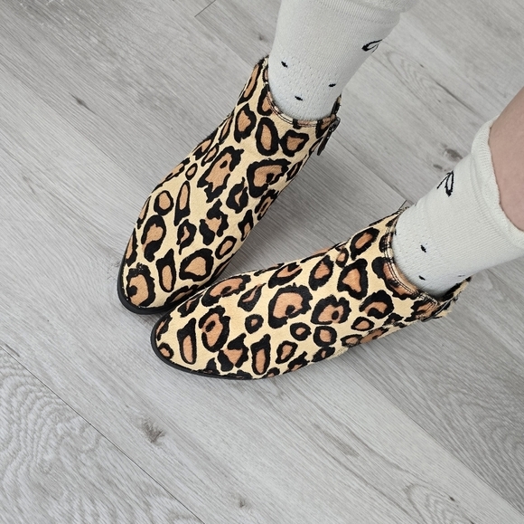 Blondo | maximalist leopard print pony hair waterproof ankle booties | WMS 6.5 - Picture 3 of 13